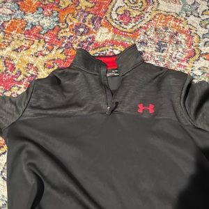 Under armor pulled her sweater XL